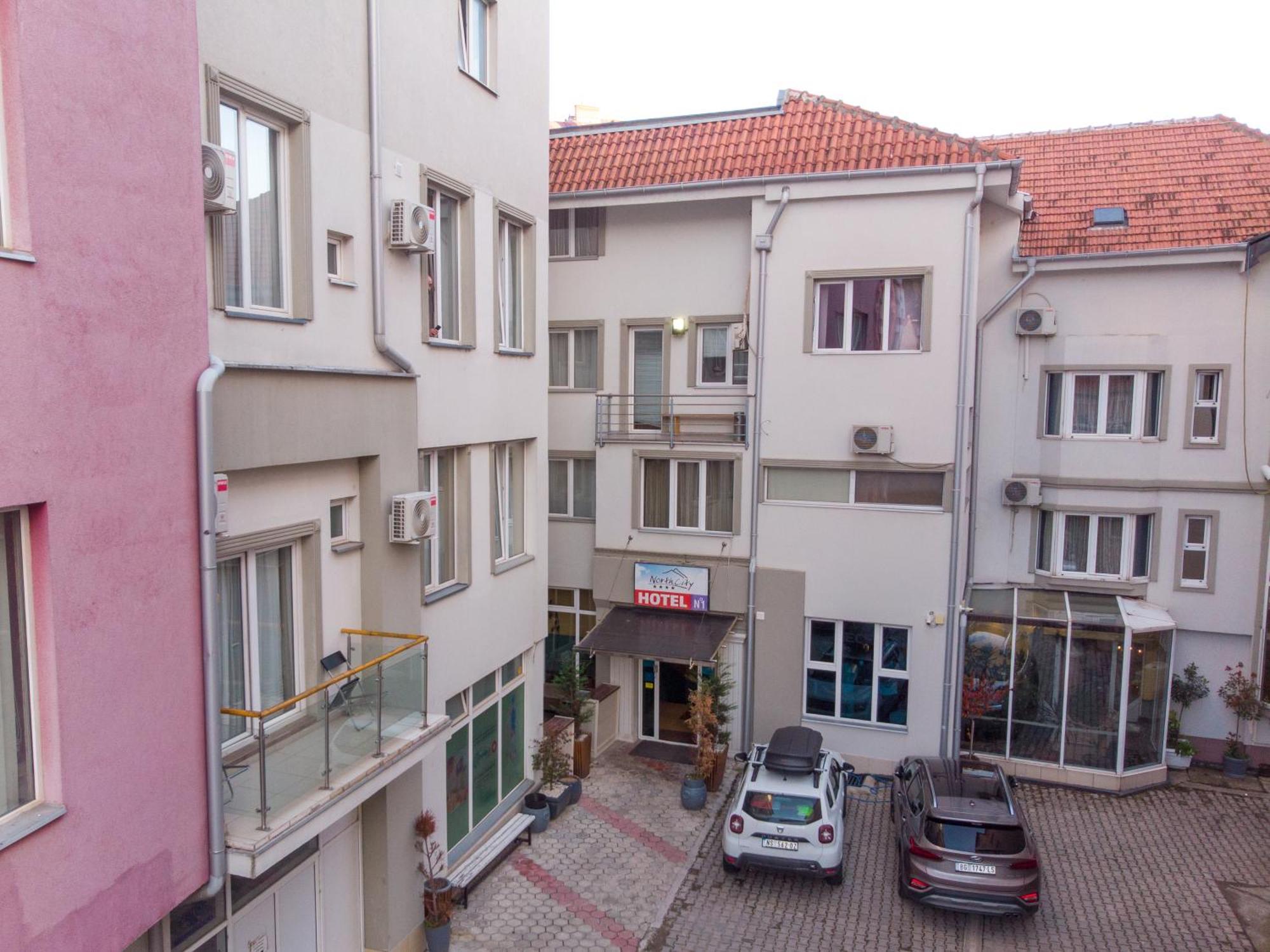 Hotel North City Titova Mitrovica Eksteriør billede