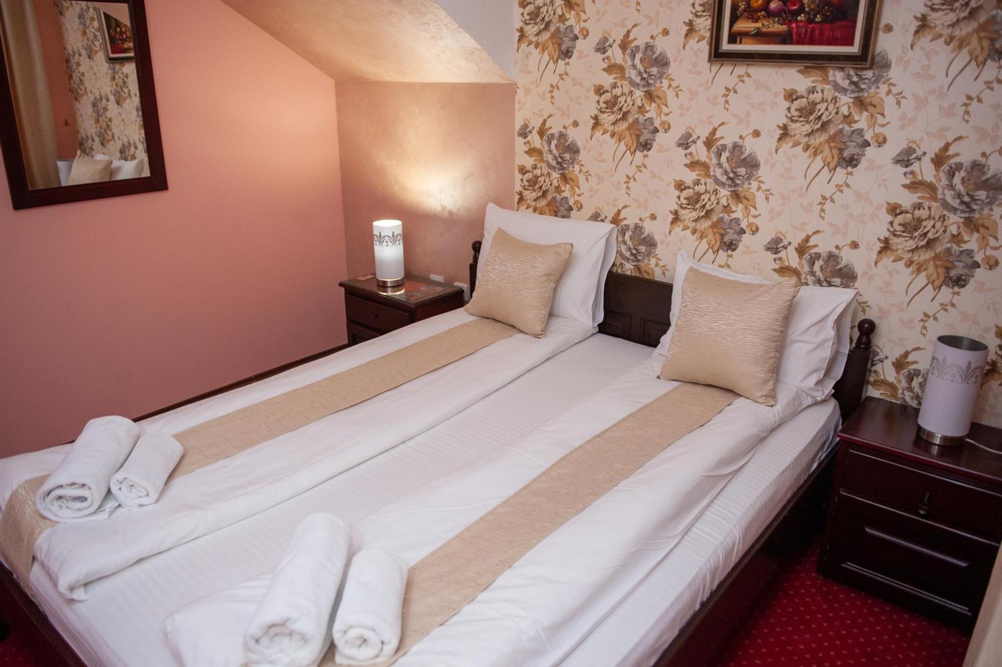 Hotel North City Titova Mitrovica Eksteriør billede