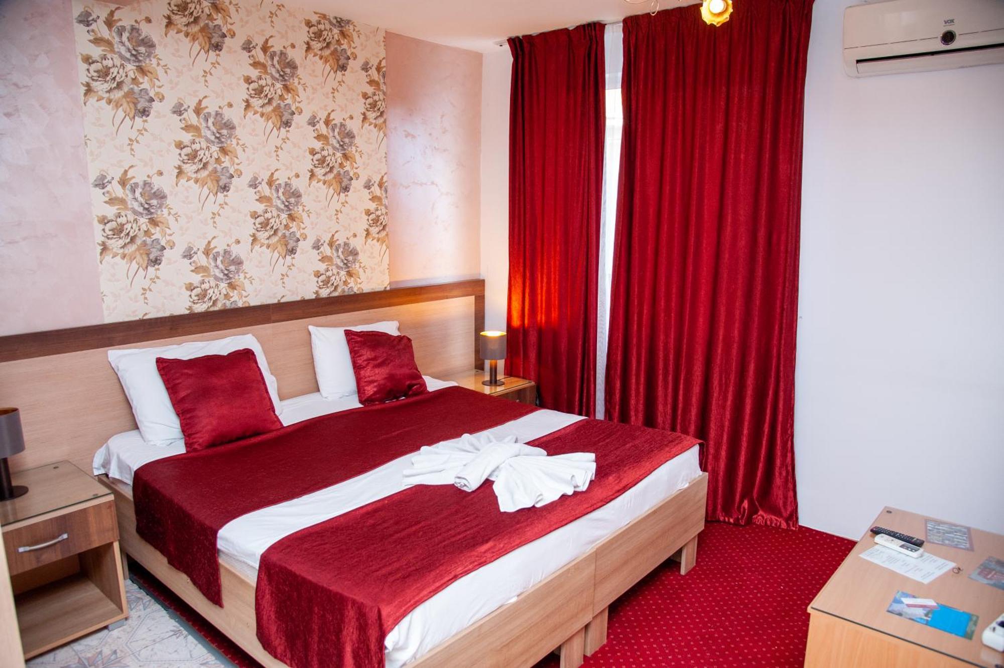Hotel North City Titova Mitrovica Eksteriør billede