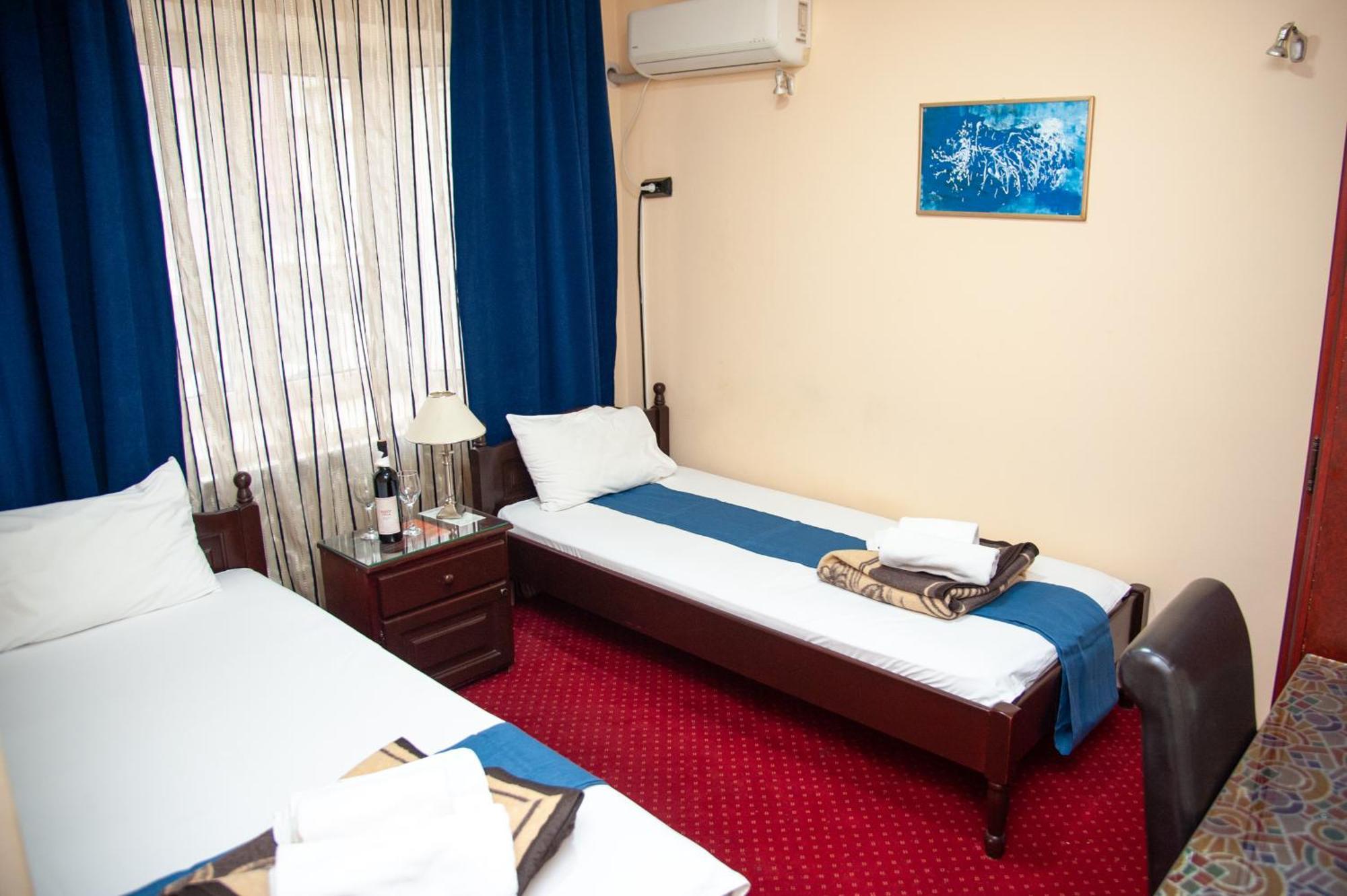 Hotel North City Titova Mitrovica Eksteriør billede