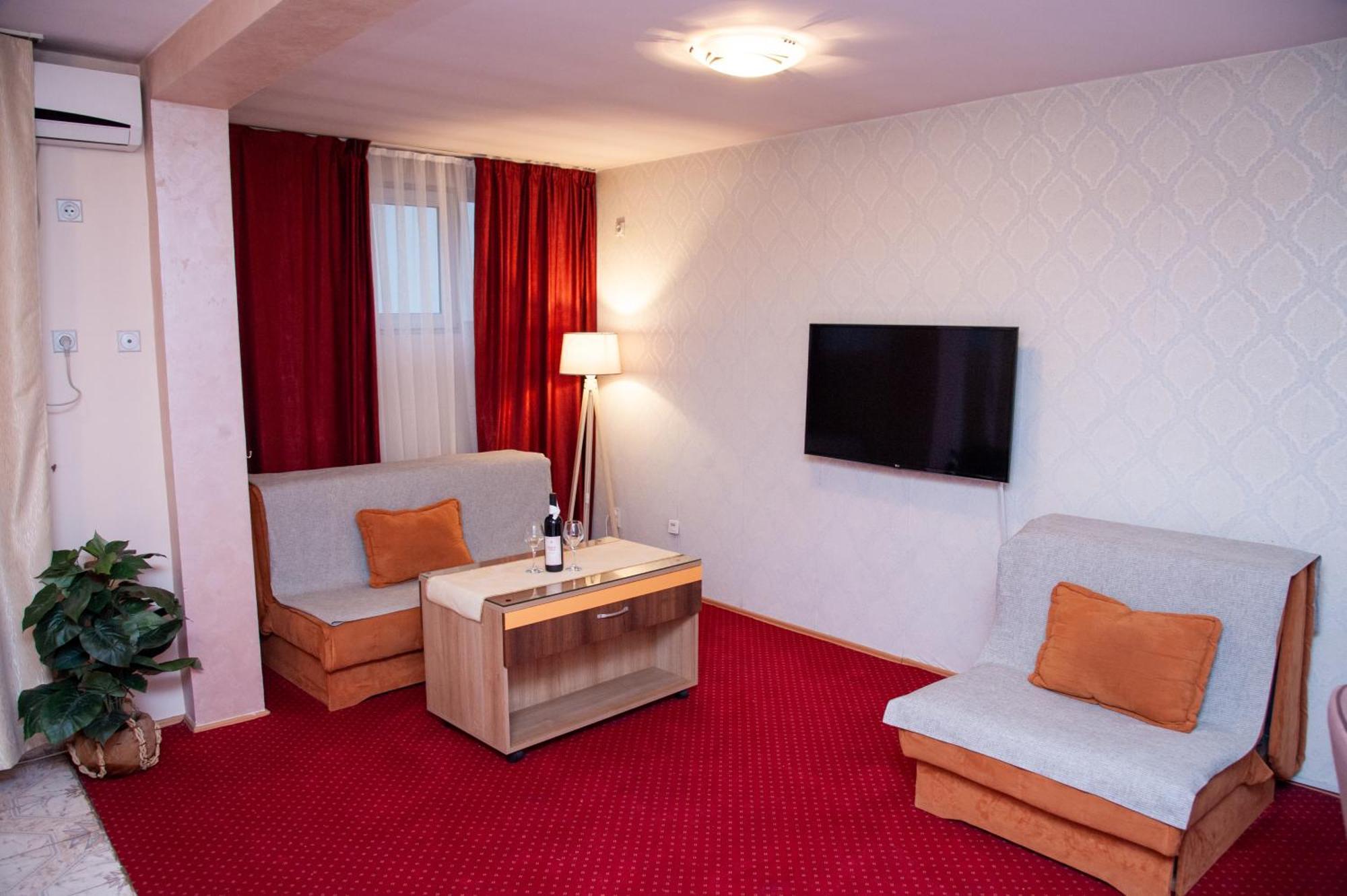 Hotel North City Titova Mitrovica Eksteriør billede