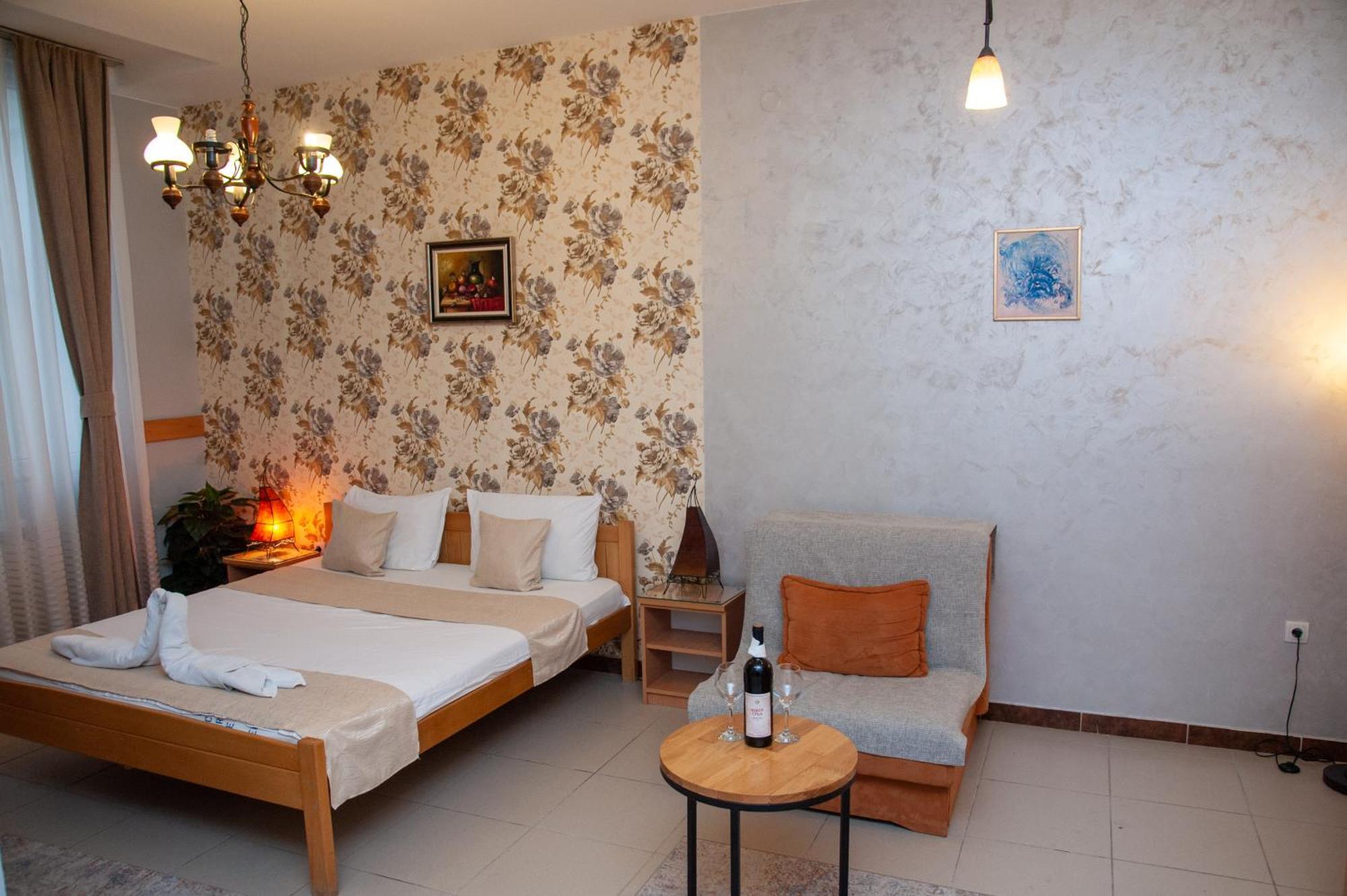 Hotel North City Titova Mitrovica Eksteriør billede