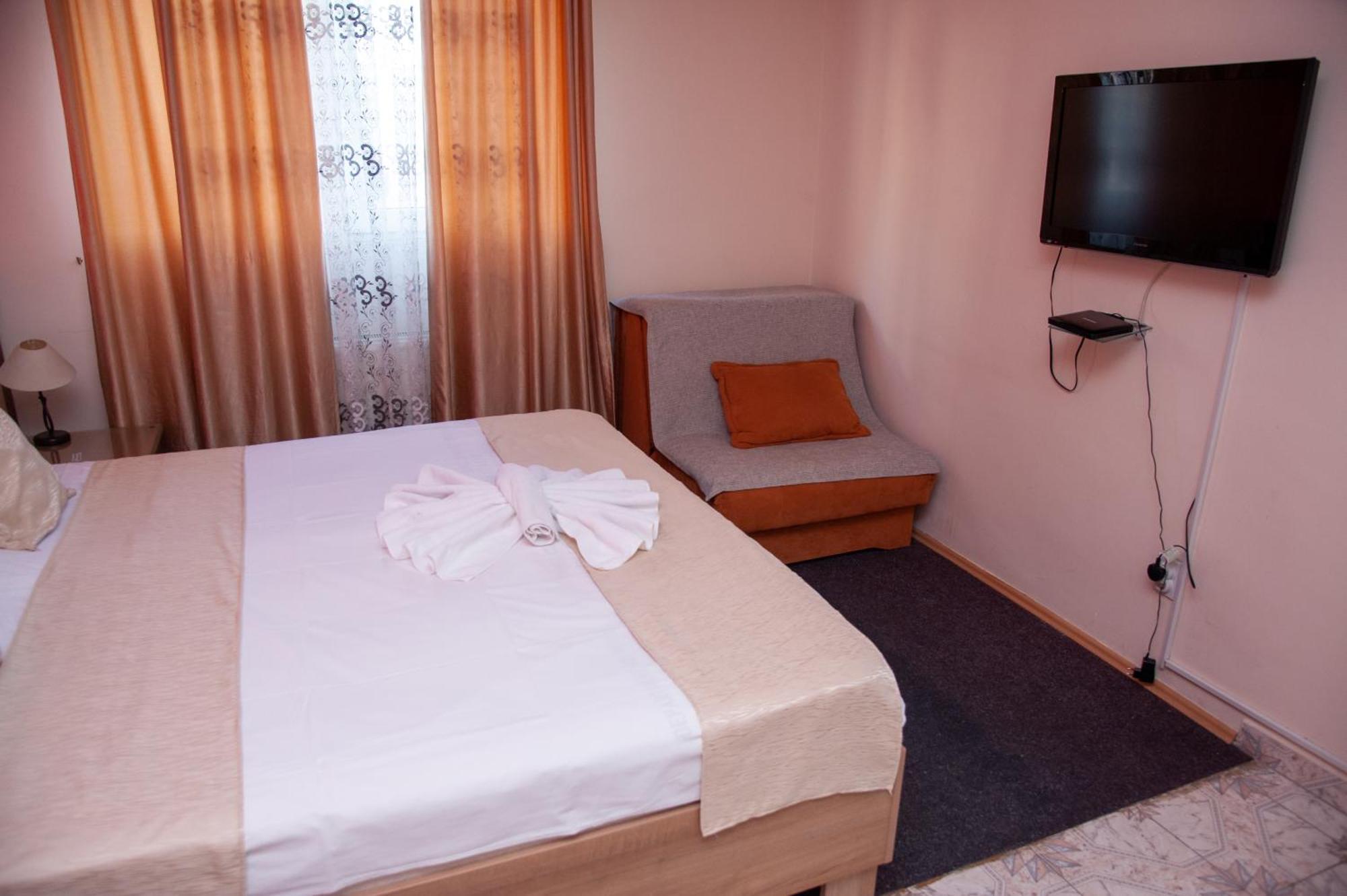 Hotel North City Titova Mitrovica Eksteriør billede